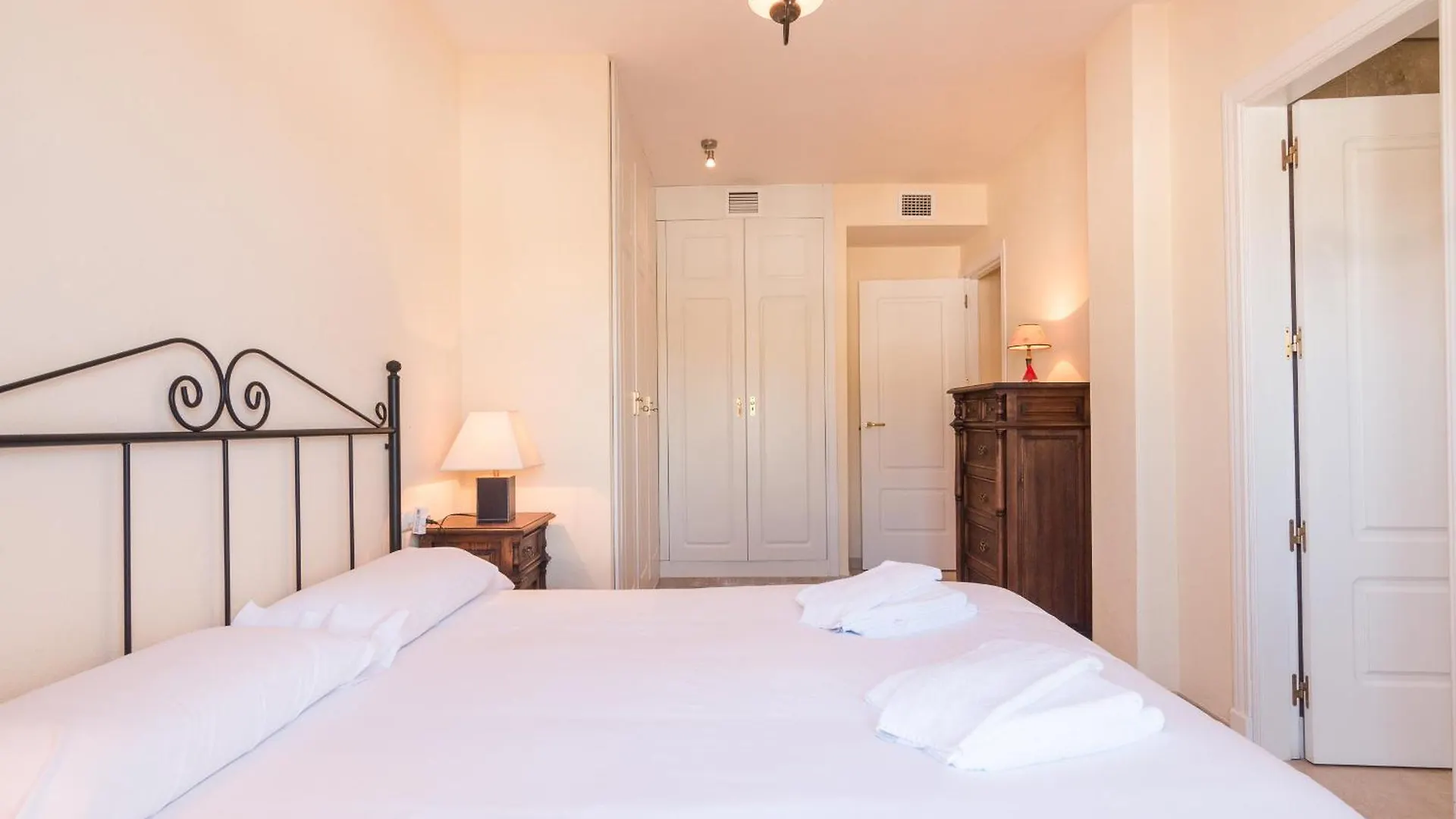 Apartment 2233-Lovely 2 Bedrooms On The Beach, Pool And Port Manilva