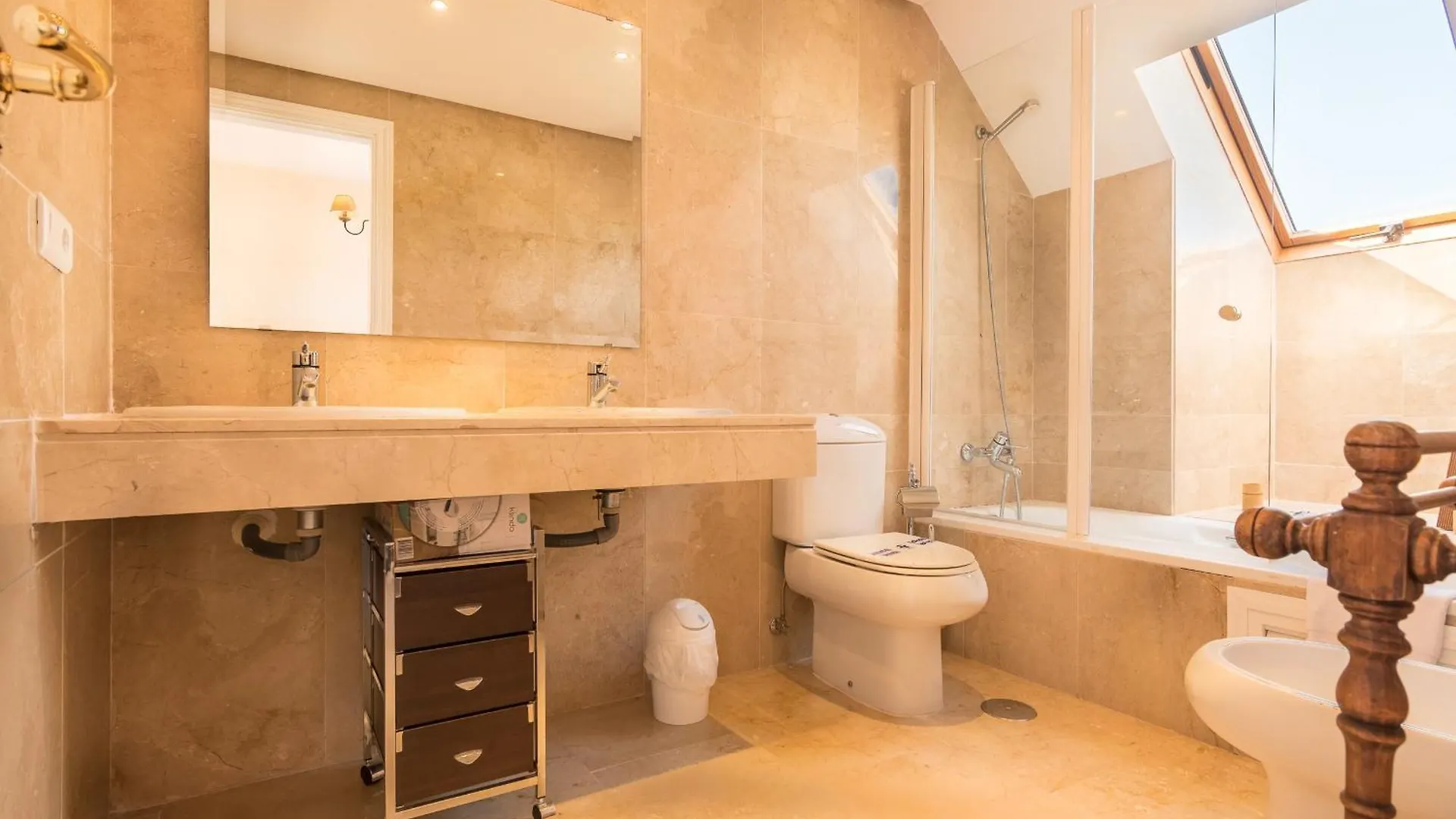 2233-Lovely 2 Bedrooms On The Beach, Pool And Port Манилва Апартаменты