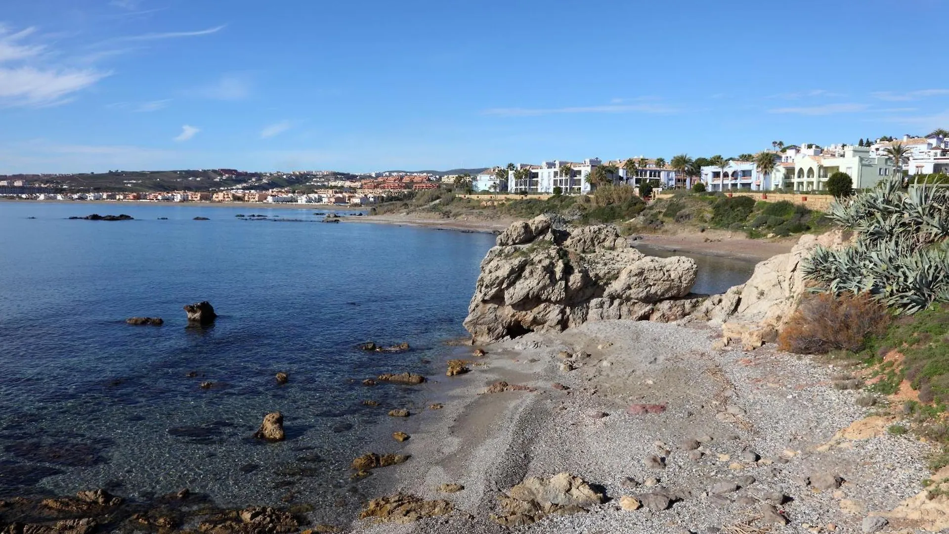 2233-Lovely 2 Bedrooms On The Beach, Pool And Port Manilva Appartement