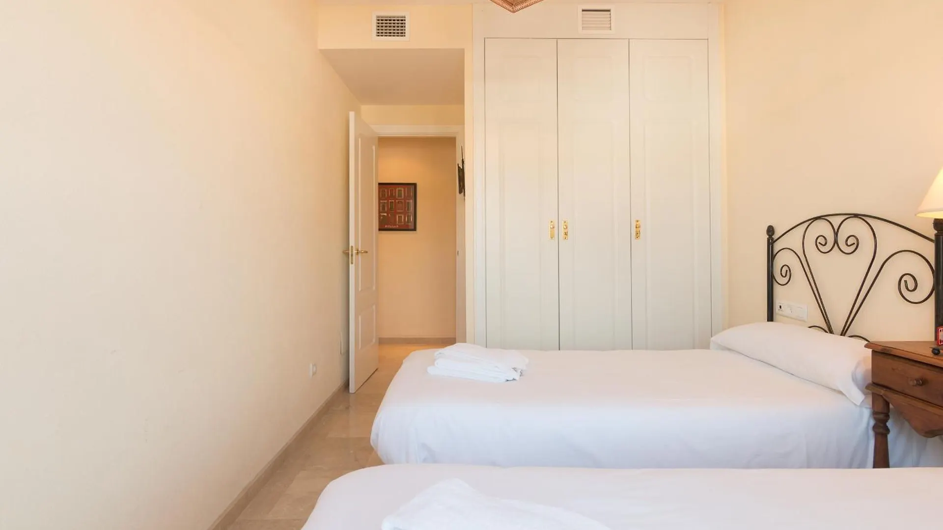 2233-Lovely 2 Bedrooms On The Beach, Pool And Port Manilva 0*,  Spain
