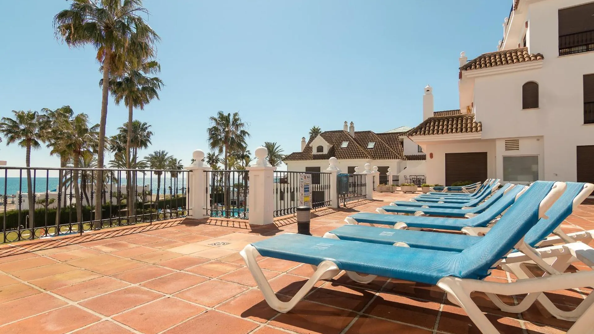 Apartment 2233-Lovely 2 Bedrooms On The Beach, Pool And Port Manilva