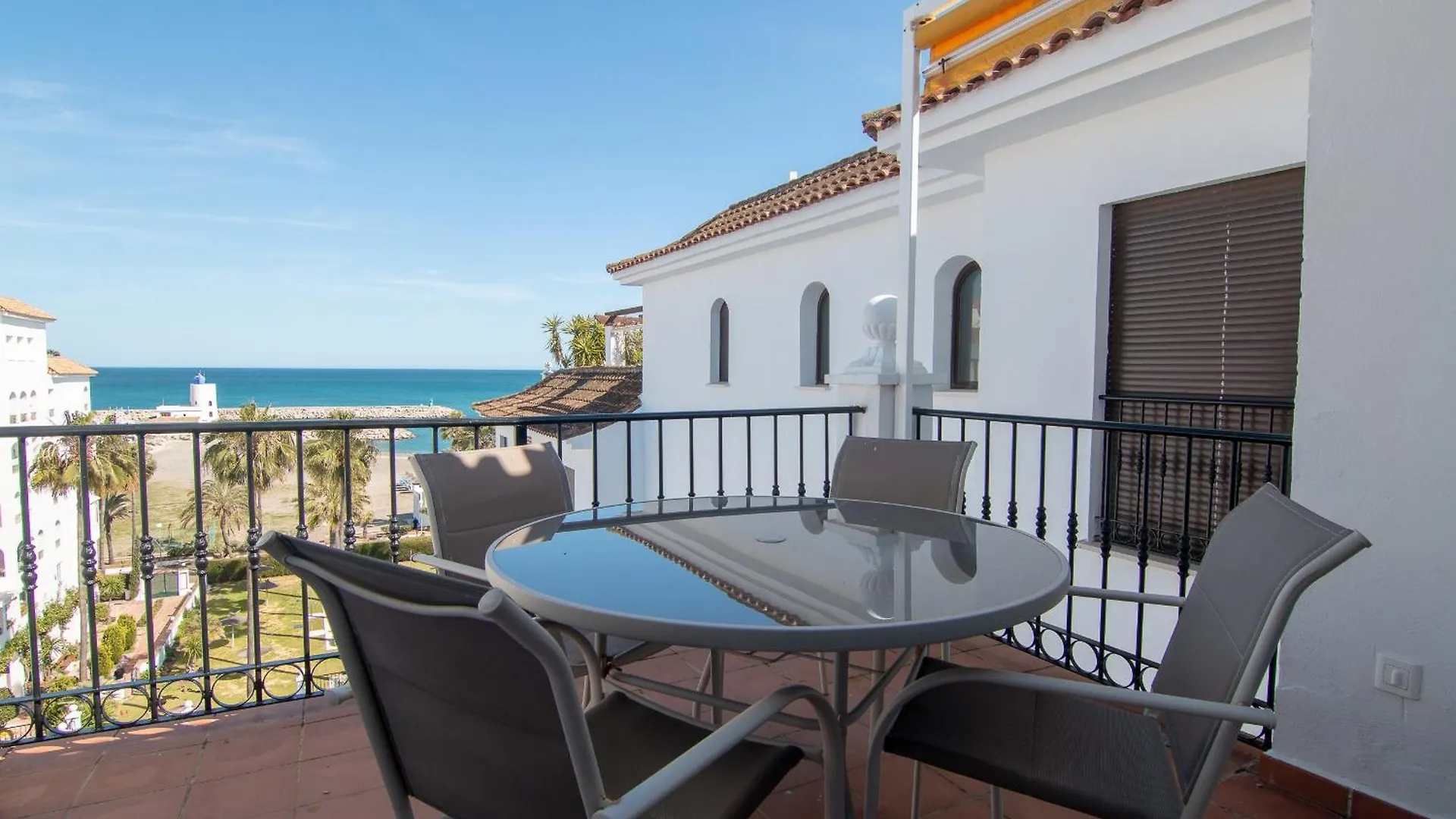 Apartment 2233-Lovely 2 Bedrooms On The Beach, Pool And Port Manilva