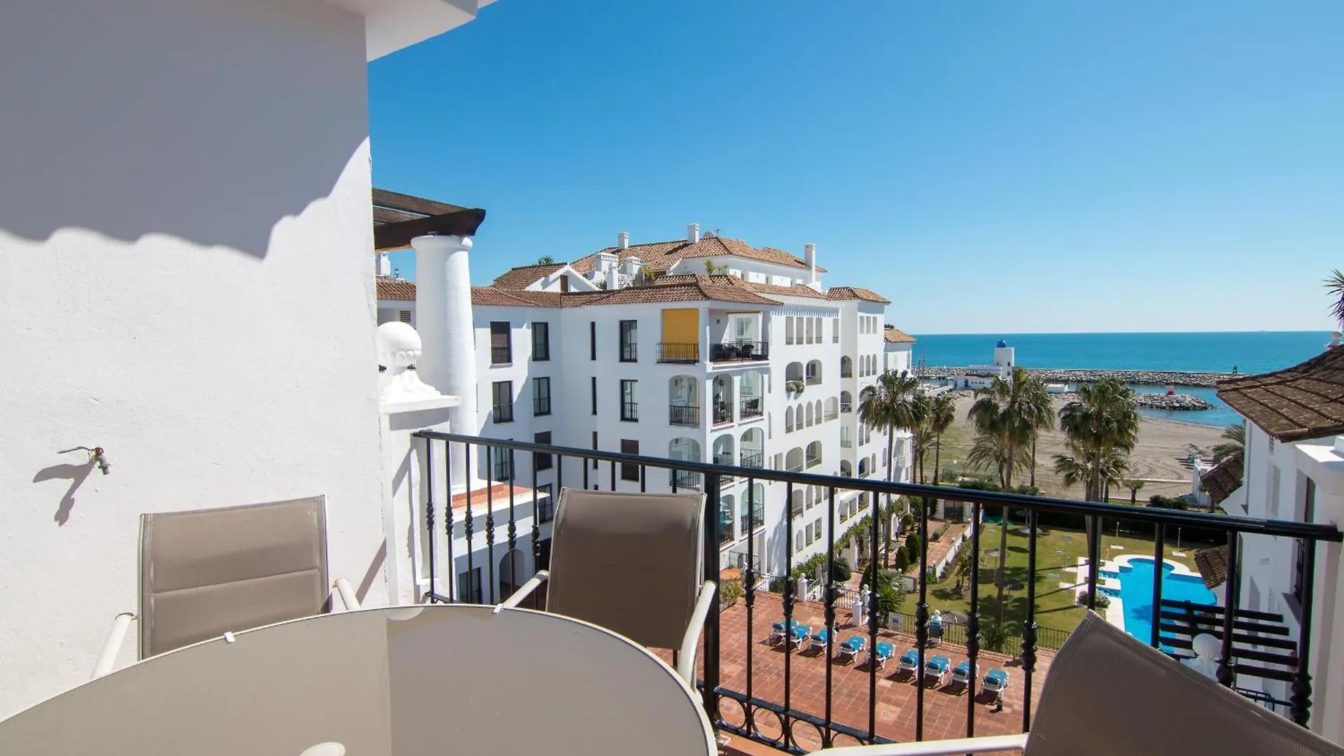 2233-Lovely 2 Bedrooms On The Beach, Pool And Port Manilva 0*,  Spain
