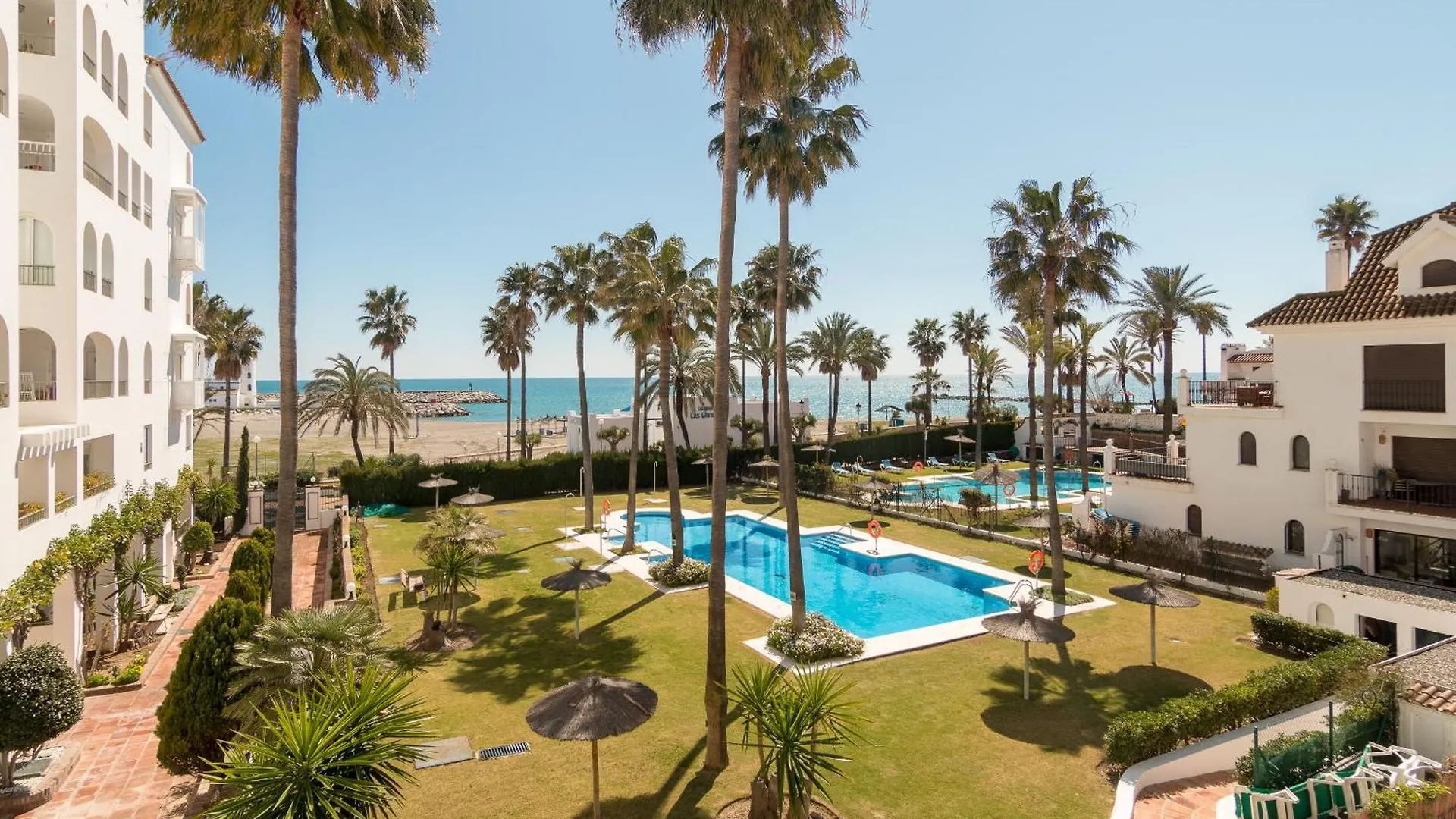2233-Lovely 2 Bedrooms On The Beach, Pool And Port Manilva Apartment